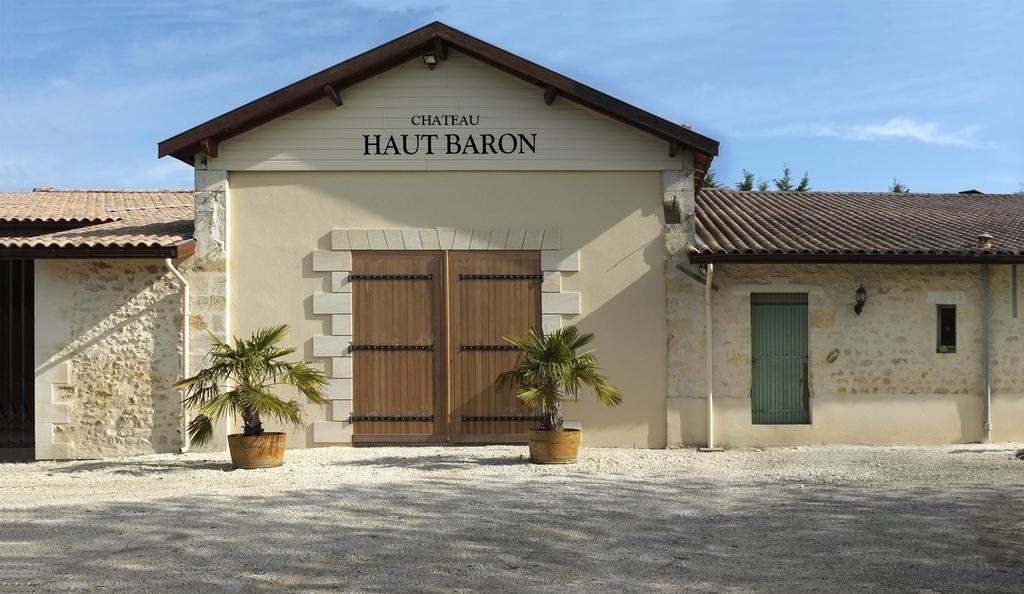 Chateau Haut Baron Hotel Saint-Estephe  Exterior photo